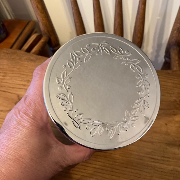 New Hallmark Candy Cane Cookie 3 Wick Scented candle - Picture 5 of 6